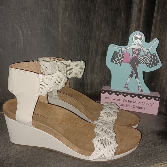 LUCKY BRAND KIERLI WEDGE SHOES 🌼🌻 Spring Shoes🌻 - Picture 1 of 15
